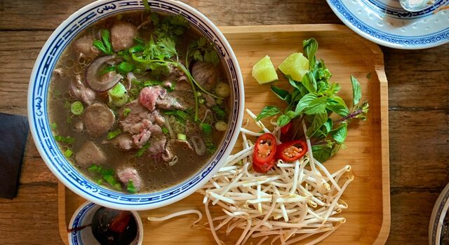 Explorez le Vietnam à travers sa gastronomie.