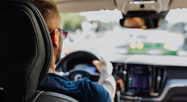 A publier sur : https://jopwijk.be/category/non-classe/ Image : https://www.pexels.com/fr-fr/photo/interieur-de-voiture-controle-volant-tableau-de-bord-16350153/ MT : Trouver une auto-école adaptée dans la capitale. MD : Découvrez comment trouver l'auto-école qui correspond à vos besoins à Paris. Comparez les options de formation, les spécialités et les services proposés pour choisir la meilleure auto-école pour vous. Trouver une auto-école adaptée dans la capitale Choisir une auto-école à Paris peut sembler être un problème. Avec les nombreuses options disponibles, il est essentiel de trouver celle qui répond le mieux à vos besoins personnels. Que vous soyez en quête d'une formation à la conduite standard ou spécifique comme pour les personnes en situation de handicap, cet article vous guidera à travers les critères de sélection importants pour faire le bon choix. Les critères de sélection pour une auto-école adaptée Il existe plusieurs aspects à considérer lorsque vous recherchez une auto-école Paris. Voici quelques points essentiels à évaluer : Type de formation proposée Paris regorge d'auto-écoles offrant divers types de formations adaptées à chaque besoin. Assurez-vous que l'auto-école propose des cours spécifiques, notamment si vous avez besoin d'une formation adaptée pour des raisons de handicap ou d'autres besoins particuliers. Certaines auto-écoles spécialisées offrent des équipements adaptés et un programme de formation sur mesure, ainsi que des options de formation en ligne pour plus de flexibilité Réputation et taux de réussite Le taux de réussite au permis est souvent un bon indicateur de la qualité de l’enseignement proposé par une auto-école. Cherchez des avis en ligne et consultez les forums pour connaître la réputation de l’établissement. Par ailleurs, n'hésitez pas à demander directement le taux de réussite aux examens des candidats inscrits. Tarifs et forfaits La comparaison des prix est inévitable lors de la recherche d’une auto-école à Paris. Les tarifs peuvent varier significativement d’un établissement à un autre. Optez pour un forfait qui correspond à votre budget tout en prenant garde aux escroqueries éventuelles. Lisez attentivement le détail des offres afin de comprendre ce qui est inclus dans le forfait choisi (nombre d’heures de conduite, accès aux cours théoriques, etc.). ● Formations standard ● Formations spécialisées pour personnes en situation de handicap ● Équipements adaptés disponibles ● Offres promotionnelles locales L’importance des équipements adaptés Pour les personnes ayant des besoins spécifiques, trouver une auto-école équipée en conséquence est primordial. Les établissements disposant de véhicules adaptés faciliteront grandement la formation en conduite. Véhicules adaptés pour tous Il est probable que certaines auto-écoles proposent des voitures modifiées équipées pour répondre aux diverses situations de handicap. Ces aménagements peuvent inclure des commandes manuelles, sièges pivotants, etc. Une bonne auto-école à Paris doit posséder une flotte variée de véhicules pour s’ajuster à vos exigences. Soutien personnalisé Un accompagnement individualisé participe aussi à la réussite au permis. Des moniteurs formés spécifiquement permettront d’assurer une formation optimale tout en augmentant votre confiance et vos compétences au volant. Choisissez une auto-école dont les instructeurs sont reconnus pour leur bienveillance et leur pédagogie adaptable. Comment savoir si l’auto-école près de chez vous est faite pour vous ? Afin de déterminer quelle auto-école correspond le mieux à vos attentes personnelles, réalisez une première visite ou passez un appel téléphonique pour poser des questions pertinentes : Demandez une visite des locaux Une auto-école digne de ce nom se fera un plaisir de vous faire visiter ses installations. Vous pourrez juger par vous-même de la propreté et de l’organisation des lieux, ainsi qu'évaluer l’accueil et la disponibilité du personnel administratif. Renseignez-vous sur l’accompagnement Discutez avec l’équipe pédagogique pour mieux comprendre quelles seront les modalités d’apprentissage. Une formation à la conduite de qualité passe avant tout par un suivi rigoureux autant théorique que pratique. Vérifiez également si l’équipe est précisée dans l’accompagnement des apprentis conducteurs, particulièrement pour ceux nécessitant une formation spécialisée. Auto-écoles spécialisées à Paris La capitale possède certaines auto-écoles dédiées spécialement à la formation des personnes en situation de handicap. Leur expertise et leurs équipements adaptés garantissent une prise en charge personnalisée et efficace. Programmes de formation sur mesure Ces auto-écoles spécialisées élaborent des programmes individualisés pour chaque apprenti conducteur. Le but est de proposer une progression appropriée et sécurisée. De plus, elles assurent souvent un soutien moral et psychologique non négligeable. Mise en relation avec des associations Certaines auto-écoles collaborent avec des associations spécialisées dans les domaines de la mobilité et de l'accessibilité pour renforcer encore davantage leur accompagnement auprès des personnes en situation de handicap. Renseignez-vous sur ces partenariats lors de la sélection. Considérations financières et aides disponibles Outre les différences tarifaires entre les auto-écoles classiques et spécialisées, sachez qu’il peut exister des aides financières pour alléger les coûts liés à la formation à la conduite. Les personnes rencontrant des difficultés financières ou physiques peuvent bénéficier d’allocations dédiées. Possibilités de financement public et privé Des solutions telles que le Compte Personnel de Formation (CPF), les bourses et subventions locales ainsi que certains financements privés existent pour vous aider. Contactez les conseils départementaux ou des plateformes en ligne pour découvrir leur propre système de soutien. Plans de paiement flexibles Beaucoup d'auto-écoles à Paris offrent des paiements échelonnés permettant de répartir le coût global de la formation sur plusieurs mois. C’est une solution idéale pour éviter de supporter d’un coup des dépenses élevées tout en facilitant l’accès à une éducation de conduite de qualité. Dans quel cas opter pour une auto-école en ligne ? Dernier critère non moins important : les auto-écoles 100% en ligne. Si la flexibilité totale que permettent ces nouveaux modèles peut séduire nombreux candidats, ils ne conviennent pas toujours à toutes les situations, surtout pour ceux nécessitant des équipements techniques spécifiques. Flexibilité et contenu numérique Suivre des cours théoriques en ligne offre une grande souplesse. Vous pouvez apprendre à votre rythme depuis chez vous, idéal pour celles et ceux qui ont des emplois du temps chargés. Nécessité d’équipement physique Par contre, pour la partie pratique de la formation à la conduite, rien ne remplace les cours en face-à-face avec un instructeur qualifié. Pour cette raison, les auto-écoles purement en ligne restent souvent complémentaires plutôt qu'une solution indépendante. En résumé, trouver une auto-école adaptée à Paris nécessite du temps et de la préparation. Identifiez vos besoins précis, comparez les établissements et consultez différentes sources d’information pour choisir celui qui vous permettra de réussir avec succès votre permis de conduire.