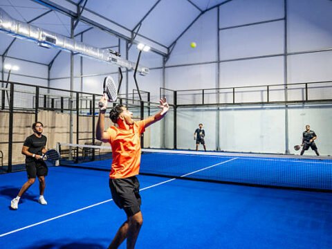 Construction terrain de tennis